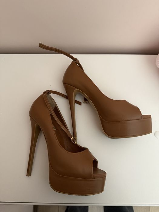 Обувки на ток Dani Shoes