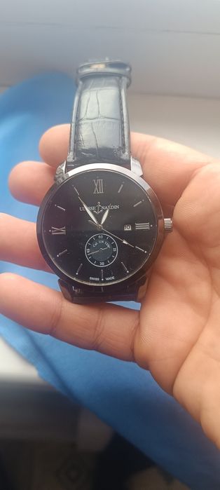 Продам часы дорогие оригинал с кожей