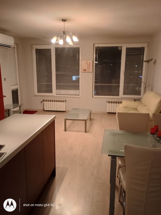 Голям 2стаен под наем кв.Витоша  74 м,eт.6 южен, подз. гараж за 2 коли