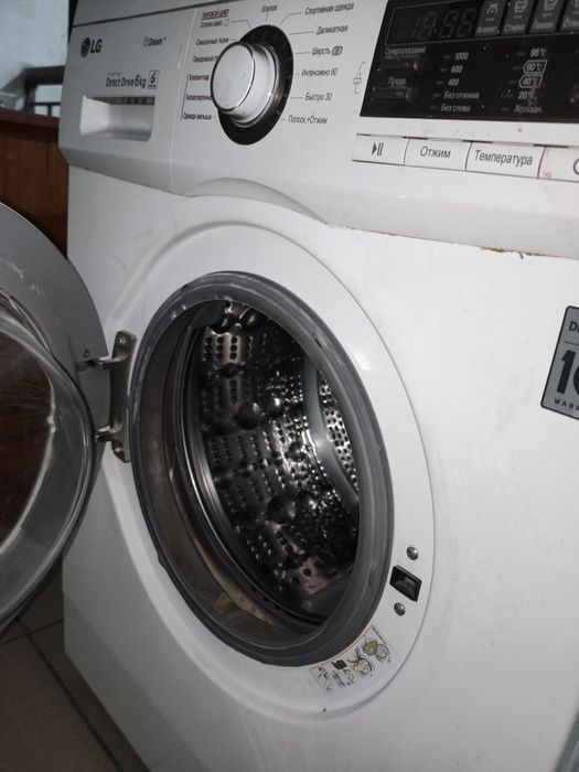 Продам б/у стиральную машину