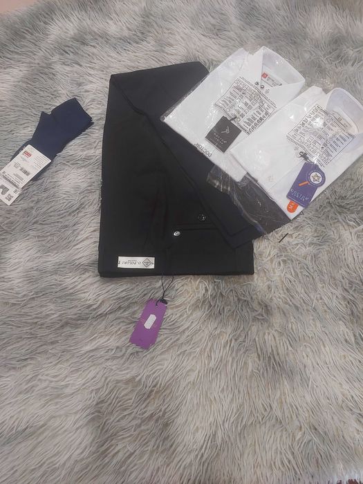 Форма. Брюки 68 талия 42 разм. Рубашки 9-10. Носки 22-23 см