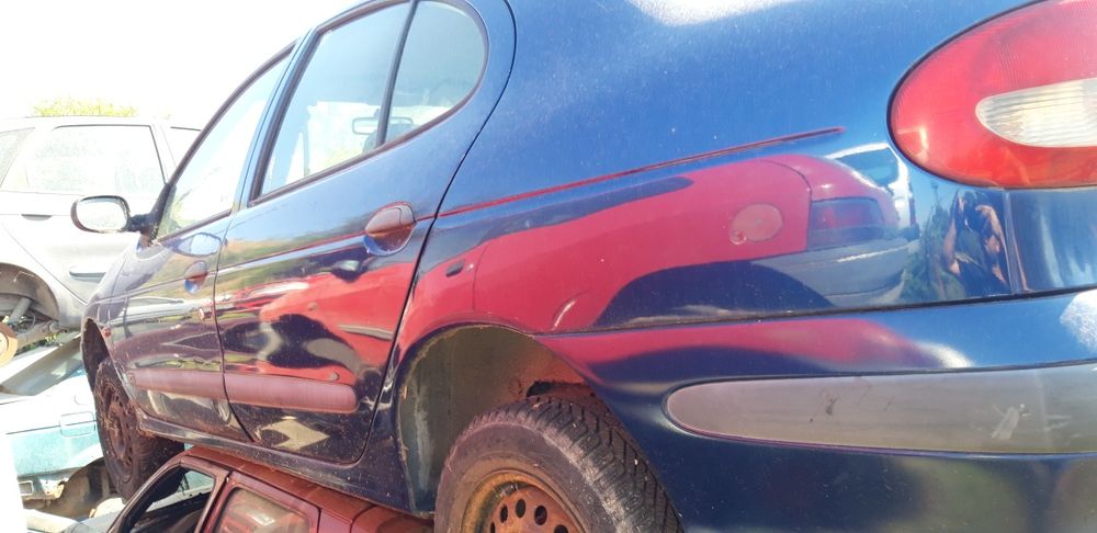 Рено Megane 1,6 1997 хичбек/седан