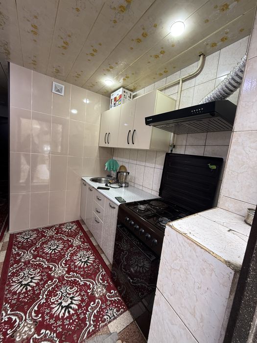 Сдаю квартиру на горгазе 1 комнатная 1 этаже 250$