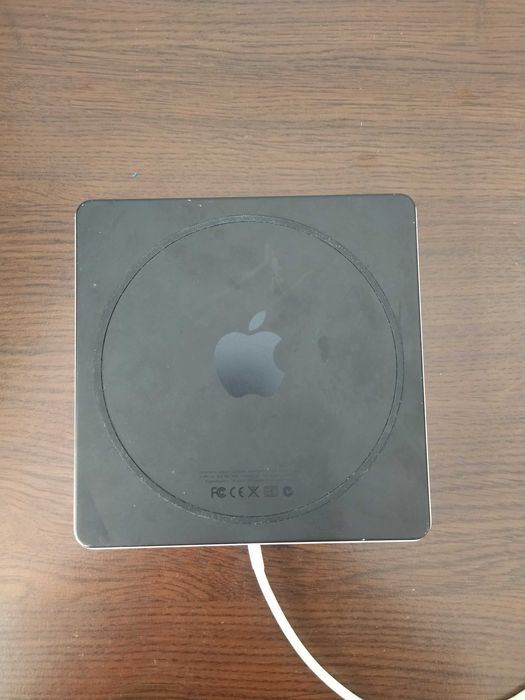 Продавам външна записвачка DVD/CD четец Apple A1379