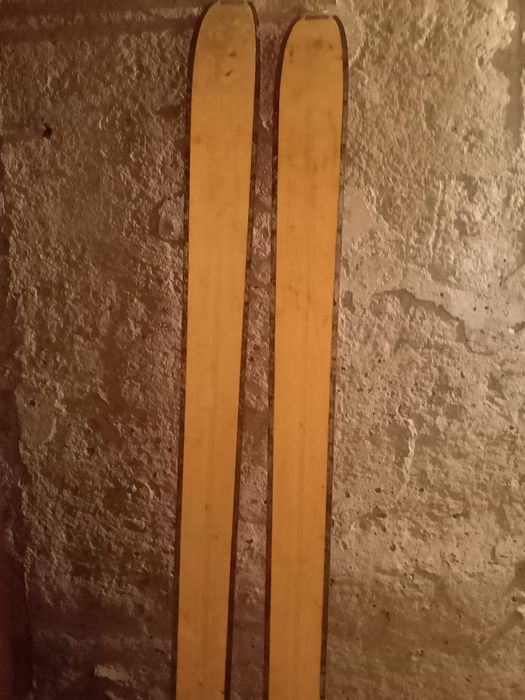 Ски от соца много добре запазени