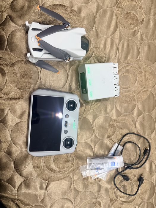 Продавам DJI Mini 3 Fly More Combo