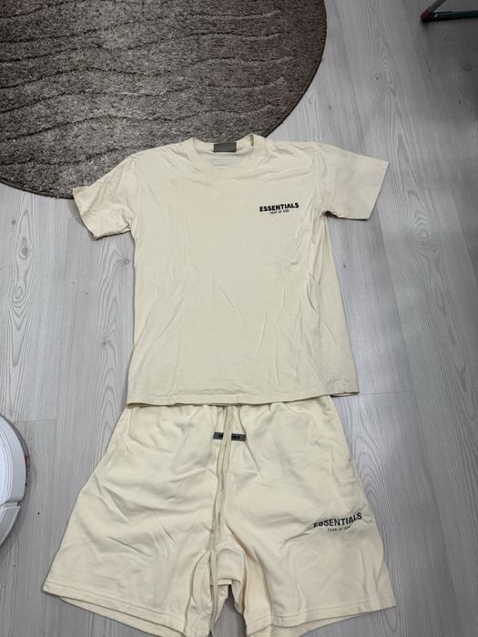 Compleu Essentials