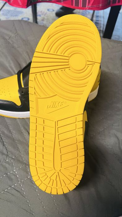 Nike Air Jordan 1 Low Жълт
