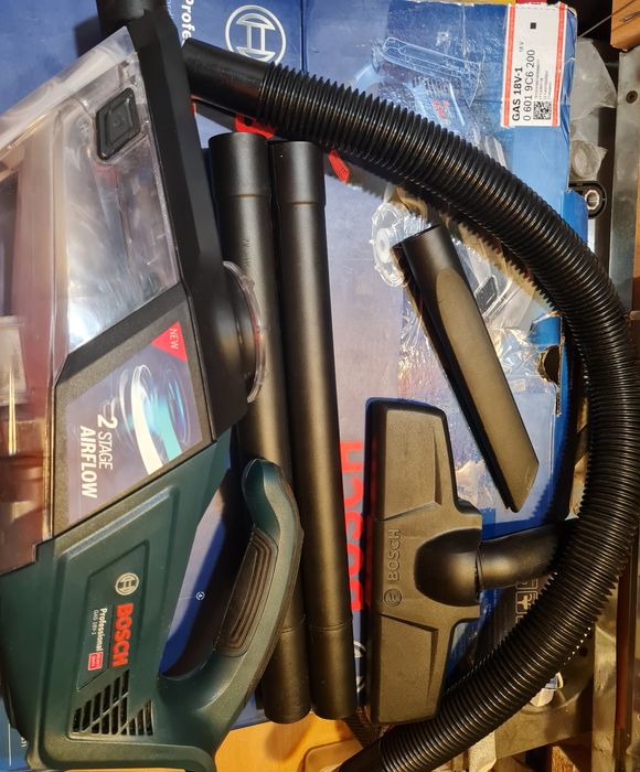 Aspirator bosch 18v