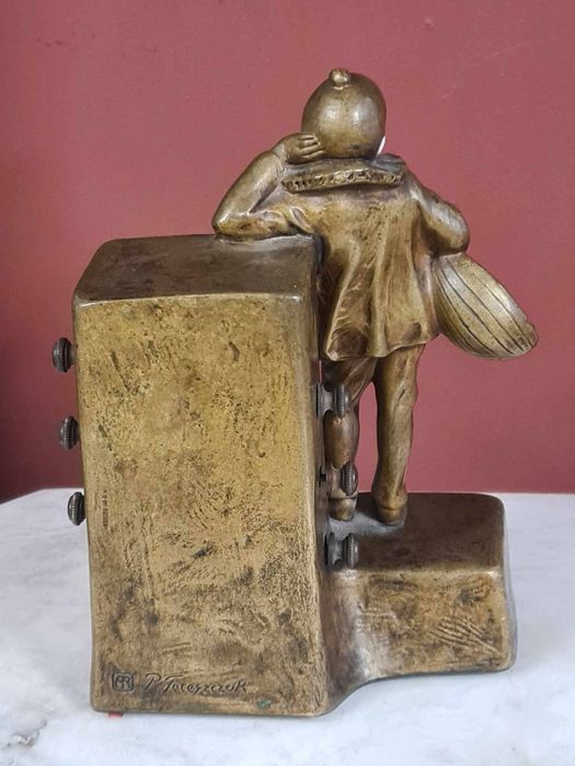 Sculptura din bronz patinat, calendar ajustabil, semnata, Peter