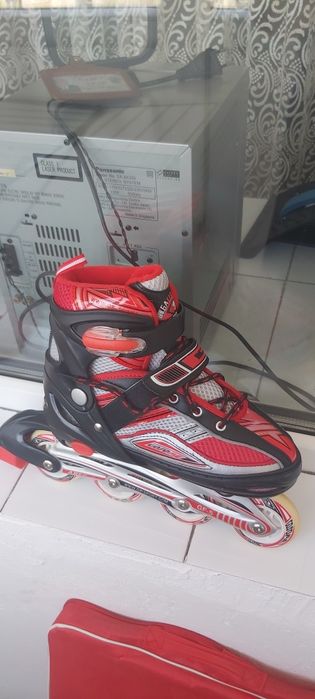 Продам роликовые коньки