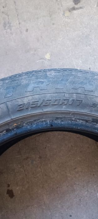Продам 3 покрышки 215/60/17