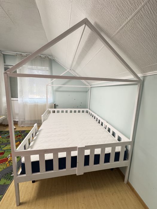 Pat tip casuta pentru copii