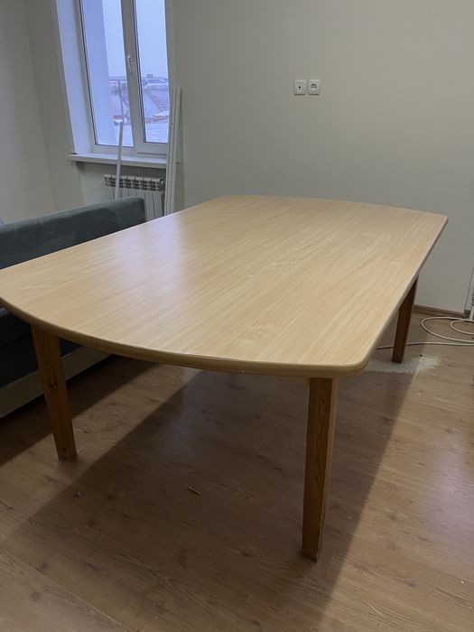 Бесплатно отдаём стол