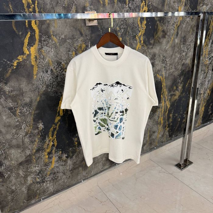 Tricou LV. Calitate luxury.Pentru mai multe mărimi lasati mesaj