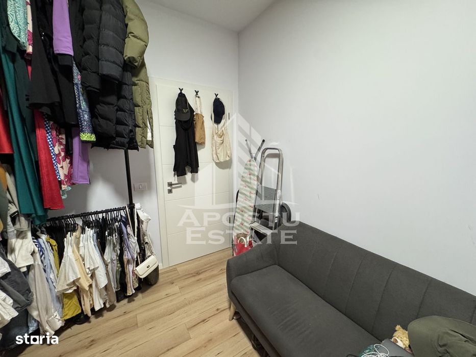 Apartament 3 camere de vanzare, etaj 3/5 cu lift - Giroc, zona Lidl