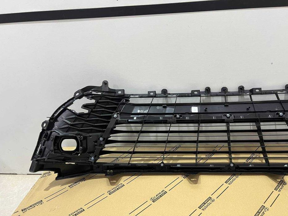 Решетка в бампер камри 80 оригинал