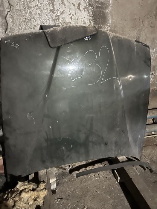 Продам капот на бмв е32