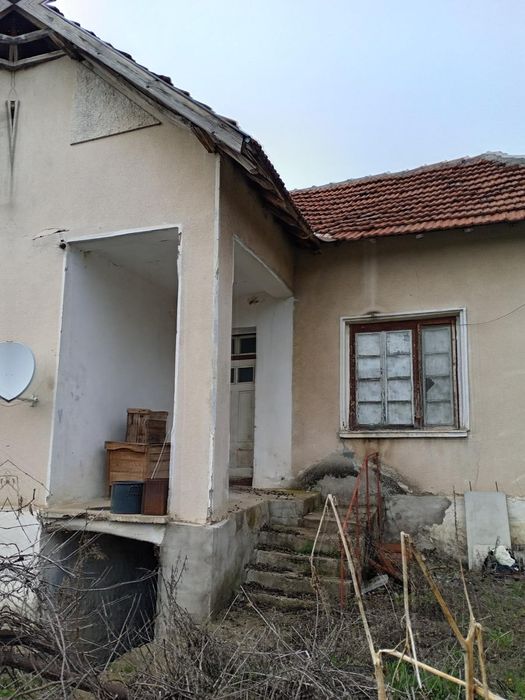Продава се къща в с. Фурен