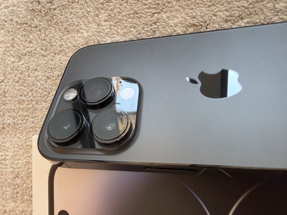 Продам свой iphone 14pro 256Gb Space Black