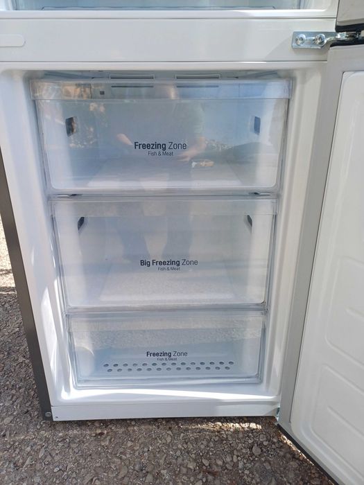 Хладилник LG NoFrost