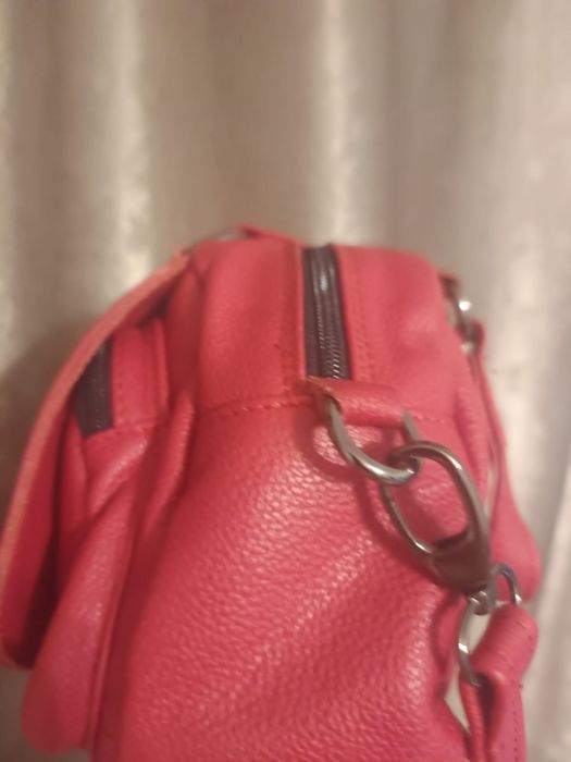 Geanta piele naturala roșie mărimea 20x20