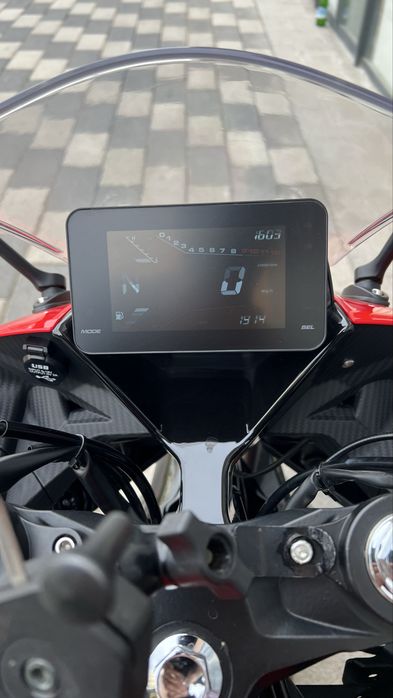 Продаётся Ducati panigale с мотоэкипировкой