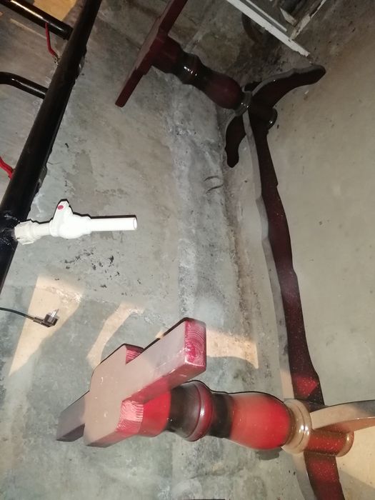 Качественный Стол обеденный в зал, гостиную из дерева