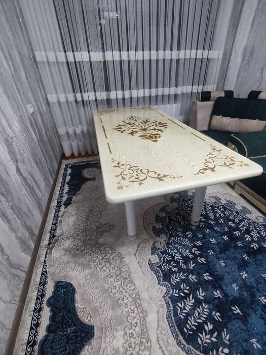 Yangi 2 metrlik stol sotiladi