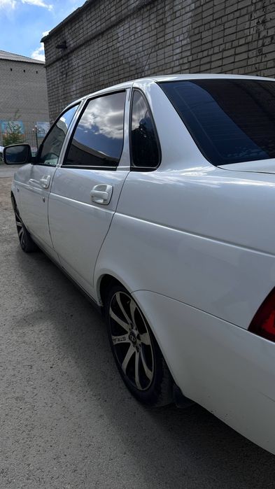 Продам приору люкс
