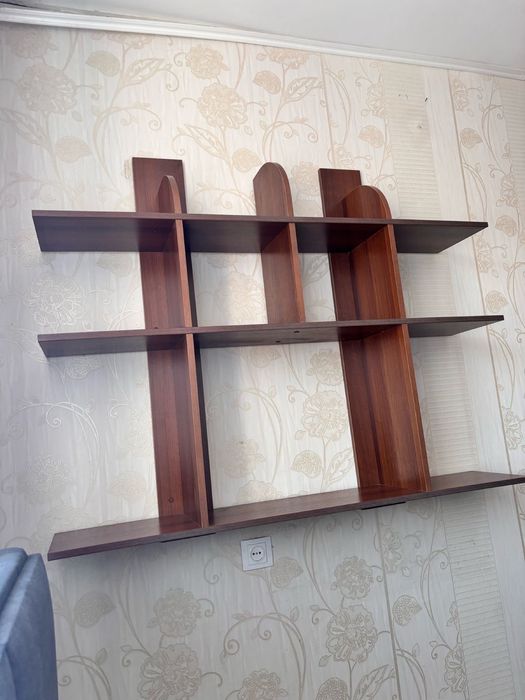 Полка настенная .