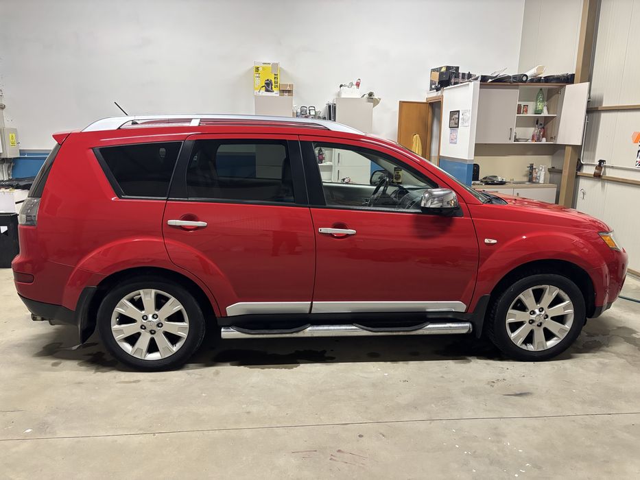 Mitsubishi Outlander 2.0 TDI 140 cp 4x4 recent adus