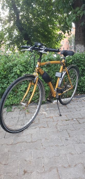 Bicicleta  cu roti pe 28