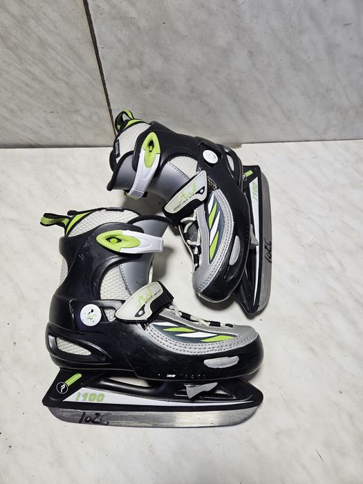 Patine 1026 gheata reglabile   marime 32-33-34-35 .