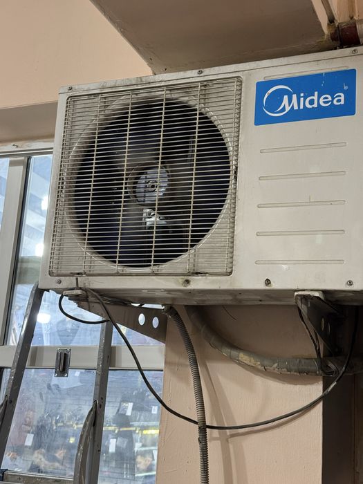 Кондиционер 12 Midea
