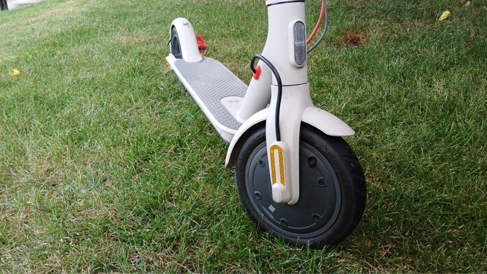 Trotinetă Electrică Xiaomi Pro alb perlat
