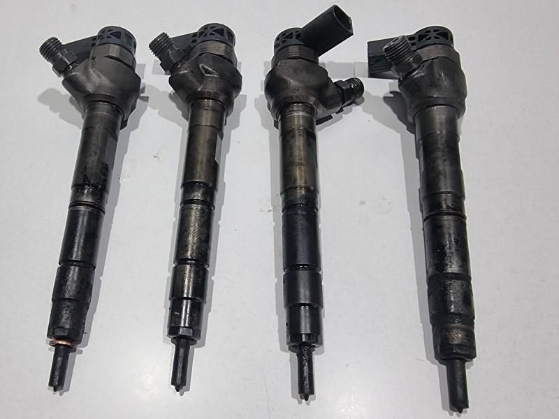 Injector Volkswagen Scirocco 3(2008-2014) 2.0 tdi CFFB 03L130277J