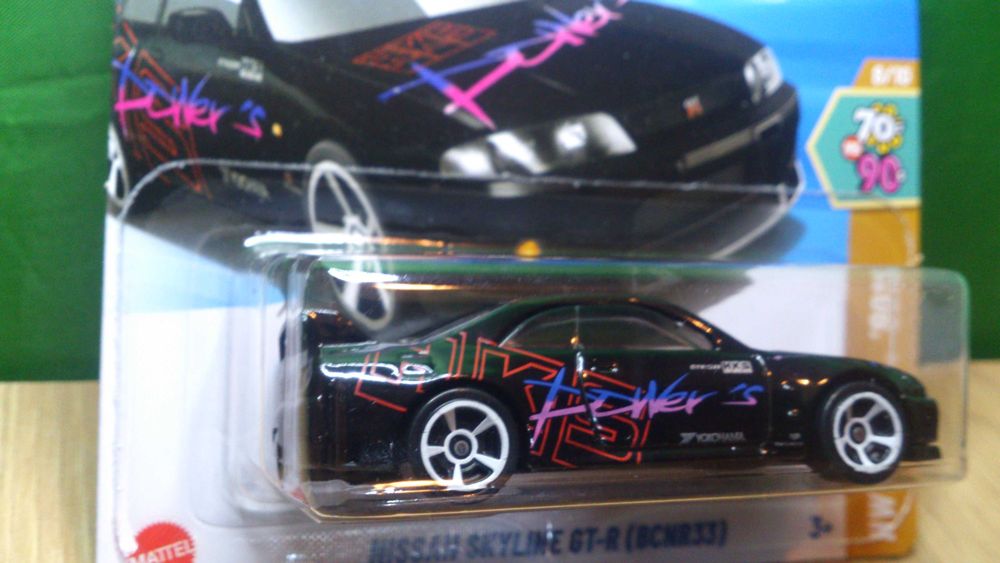 Hot Wheels NISSAN SKYLINE GT-R  & HWheels Godzilla Nissan Skyline R32