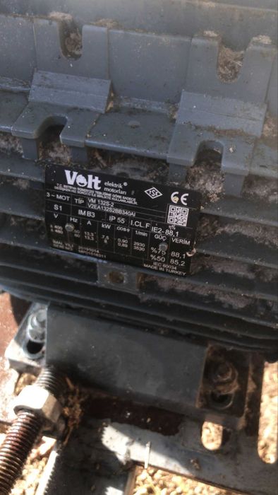 Gater cu dispozitiv ascutire panze