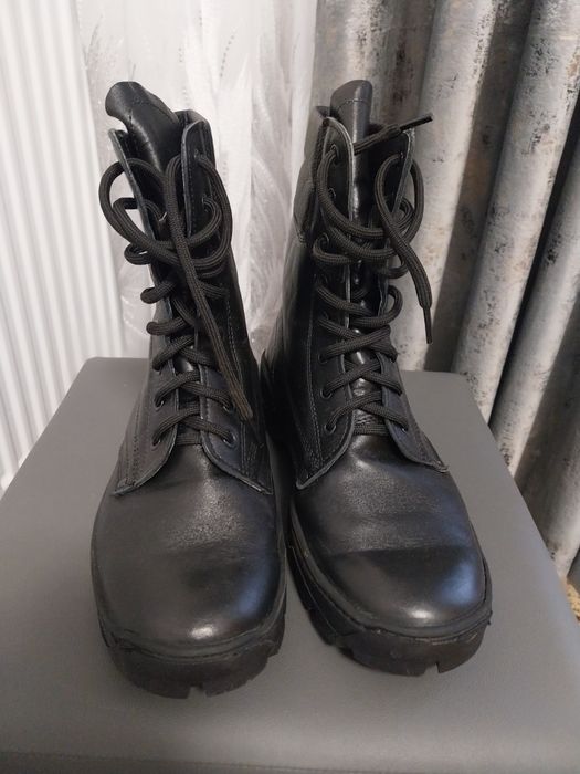 Vând ghete CFR DIN PIELE