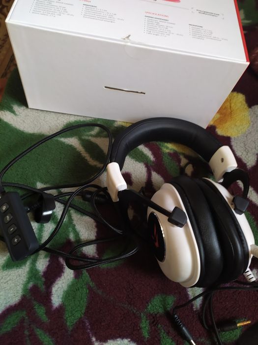 Продам игровые наушники.