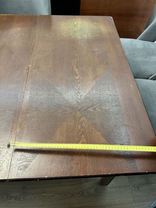 Стол в гостинную