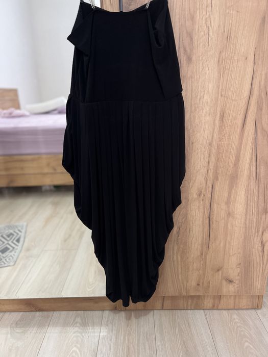 Вечернее платье на бретельках