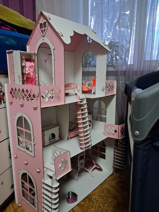 Детский кукольный домик