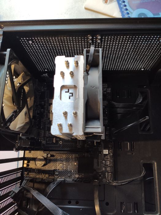 Корпус, 12100f, h610, блок питания 650w, ddr4 8gb 3200, 256gb sata ssd