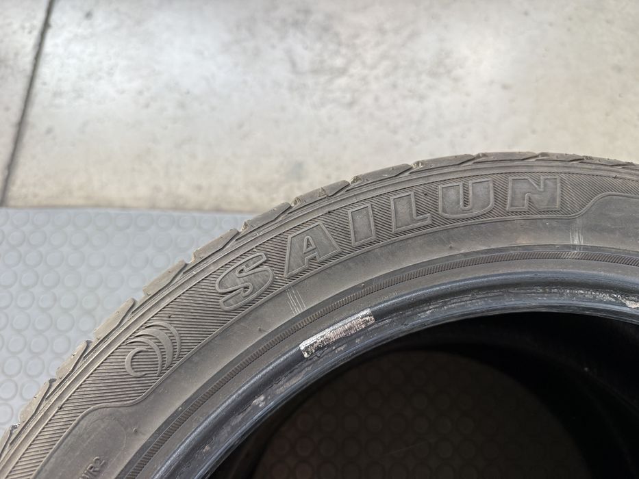 4бр. Летни Гуми С Борд 215/45ZR/17 -NOKIAN+SAILUN- DOT:0524+5119- 5.4мм+5.6мм