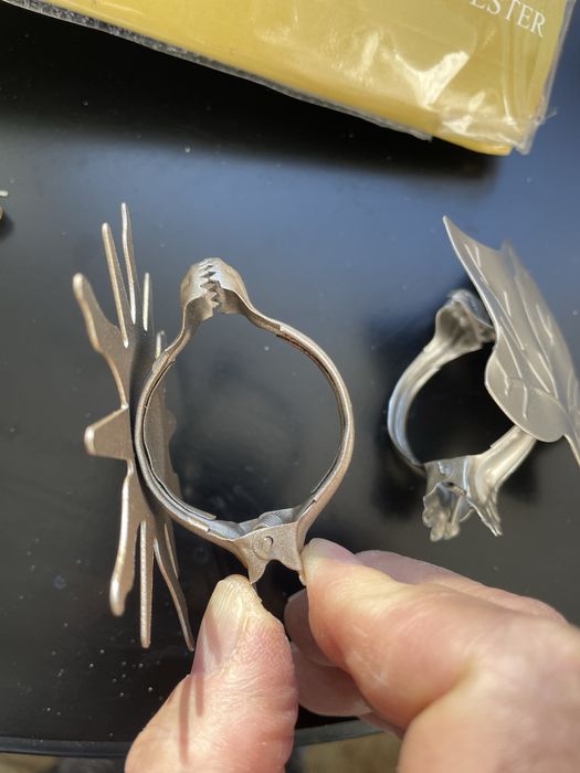 Щипки “Лозов лист” за закрепване на пердета.