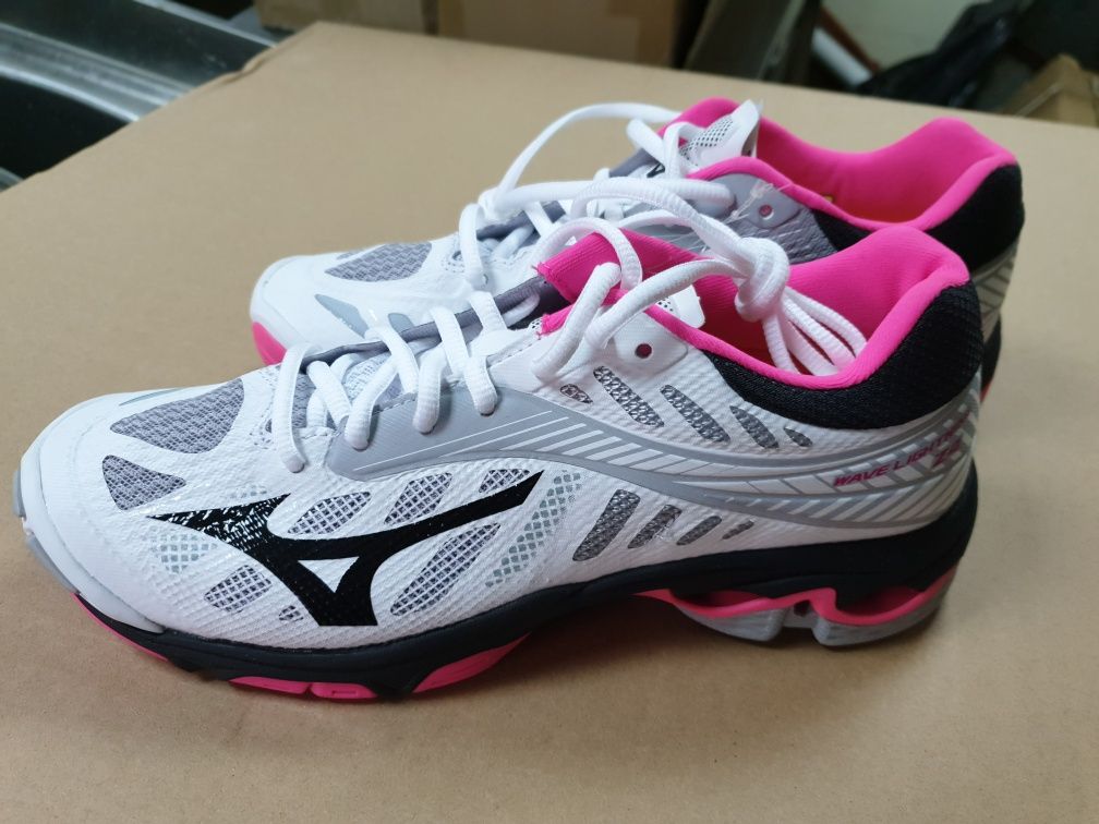 Mizuno best sale z4 lightning