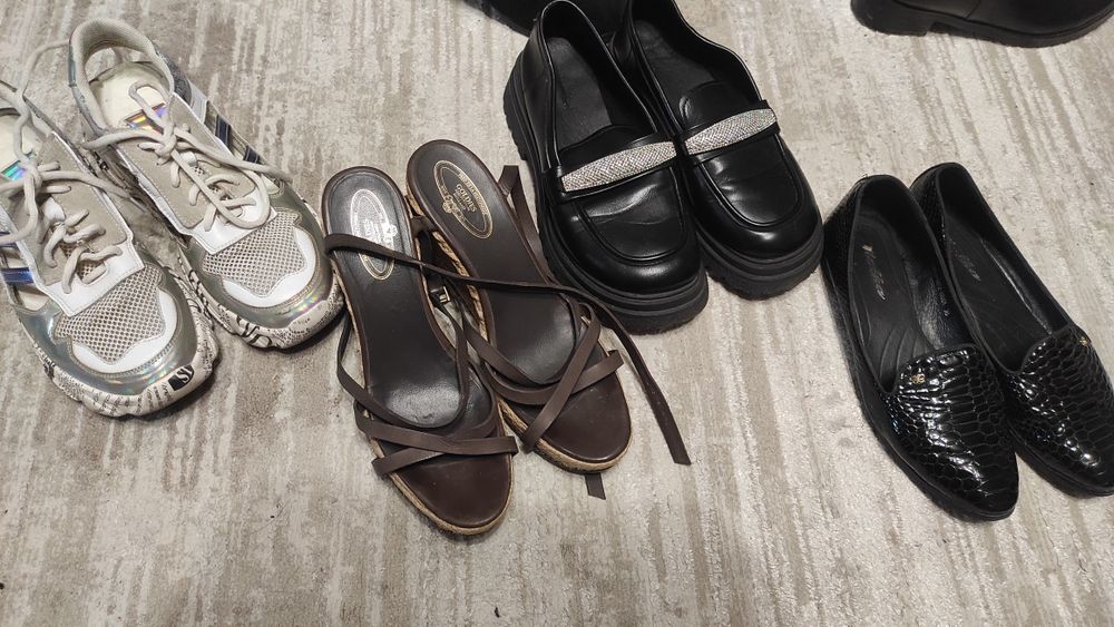 Женская обувь разная