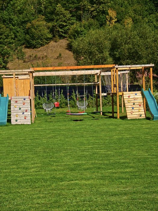 Cabana de inchiriat cu piscina interioara incalzita, ciubar, pensiune